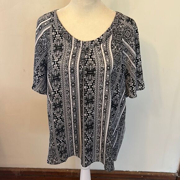 Pink Rose black white patterned short sleeve blouse Size L - Picture 1 of 9